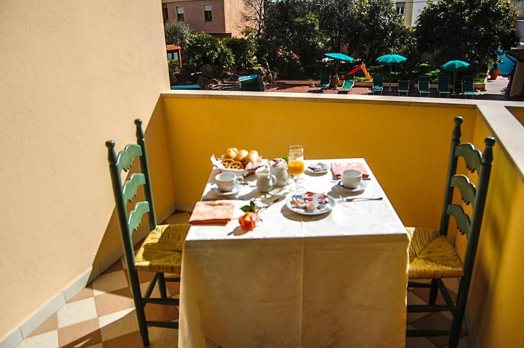 Restaurantterras buiten — Hotel Maria Rosaria