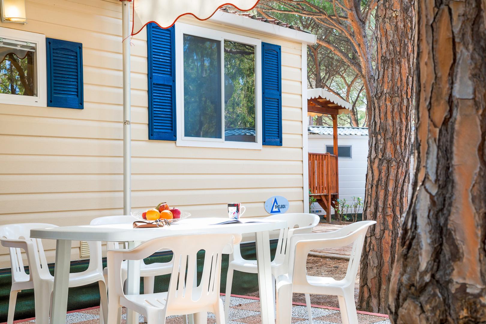 Restaurantterras buiten — Camping Village Baia Blu La Tortuga