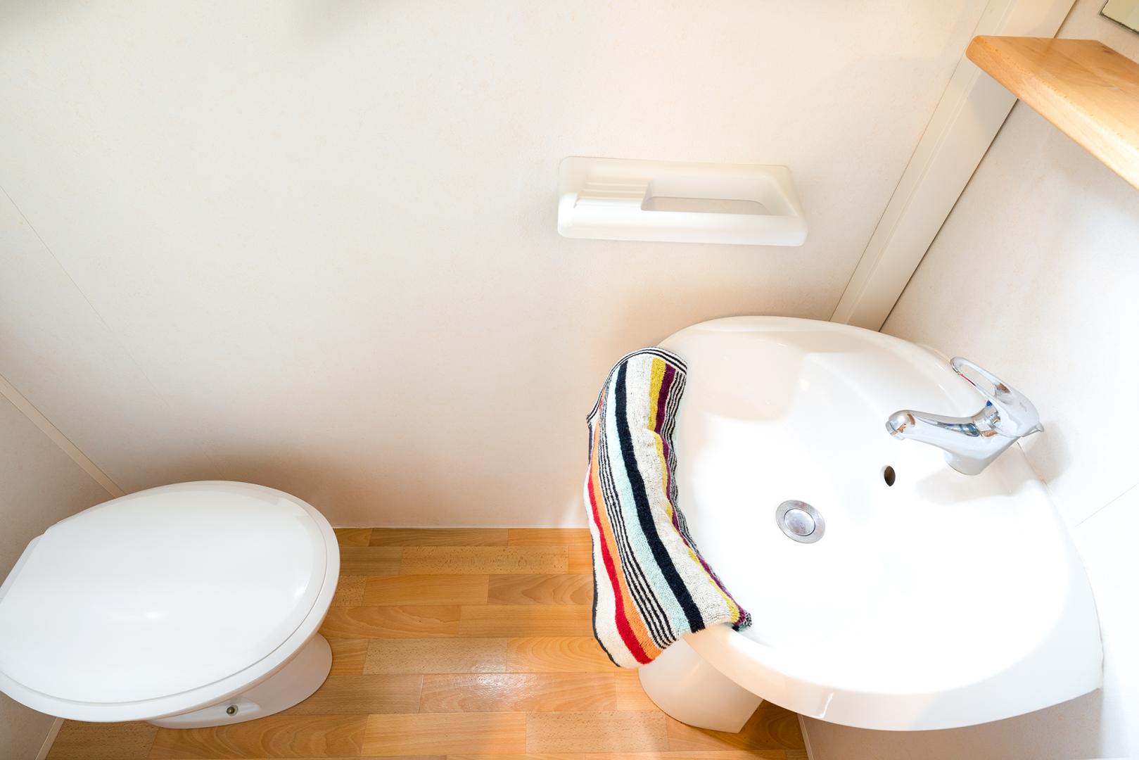 Badkamer met ligbad — Camping Village Baia Blu La Tortuga