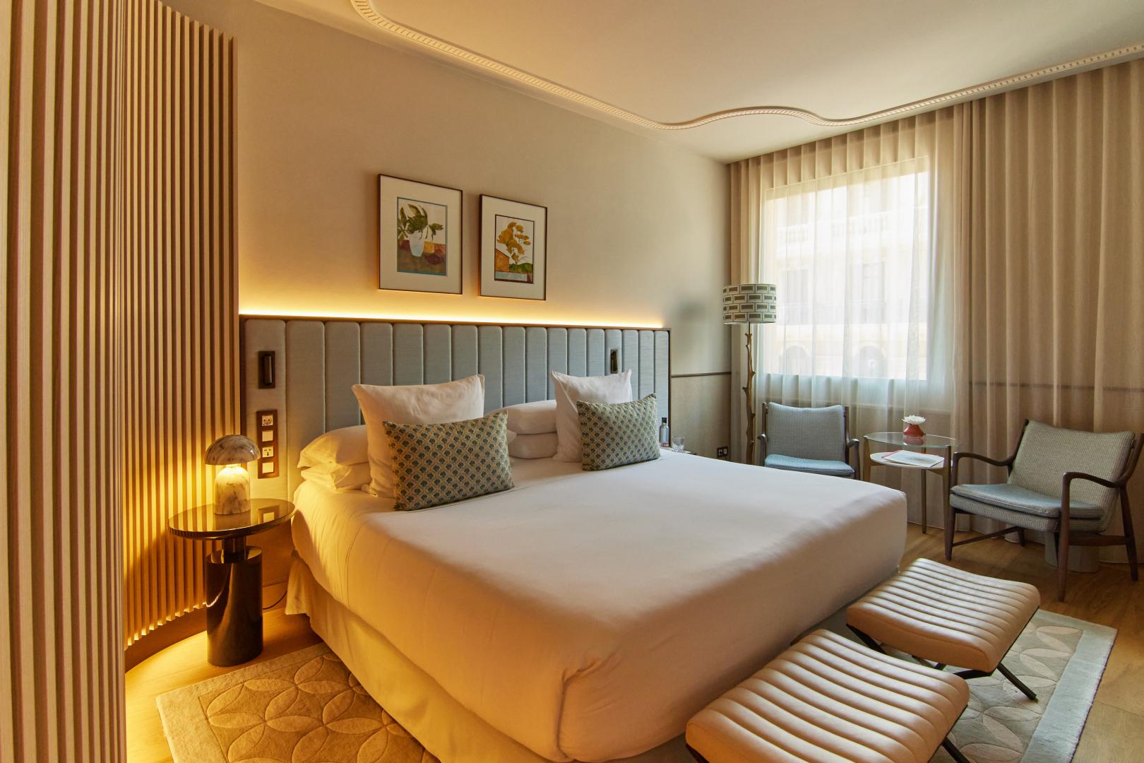 Grand Hotel Central image 1