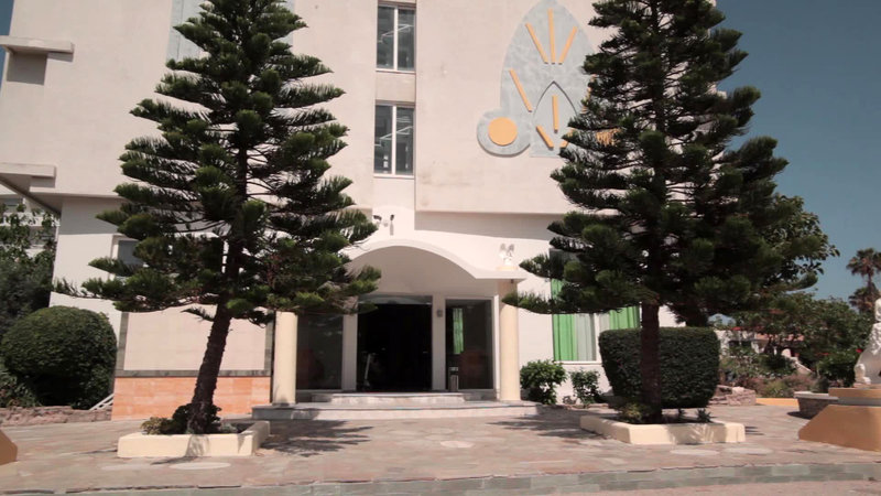 Atlantis Hotel, Lambi