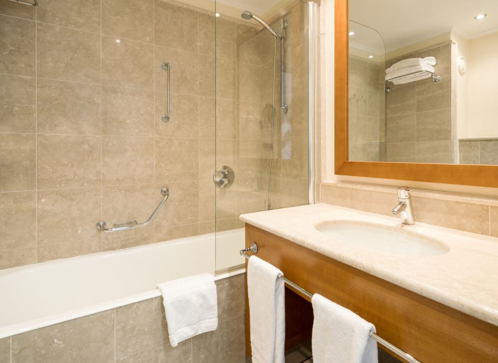 Hotel ILUNION Aqua 3 image 1