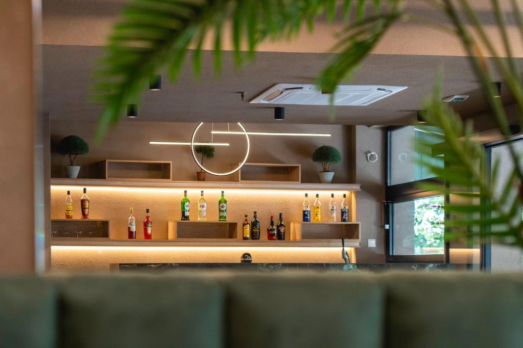 Astron Hotel image 2