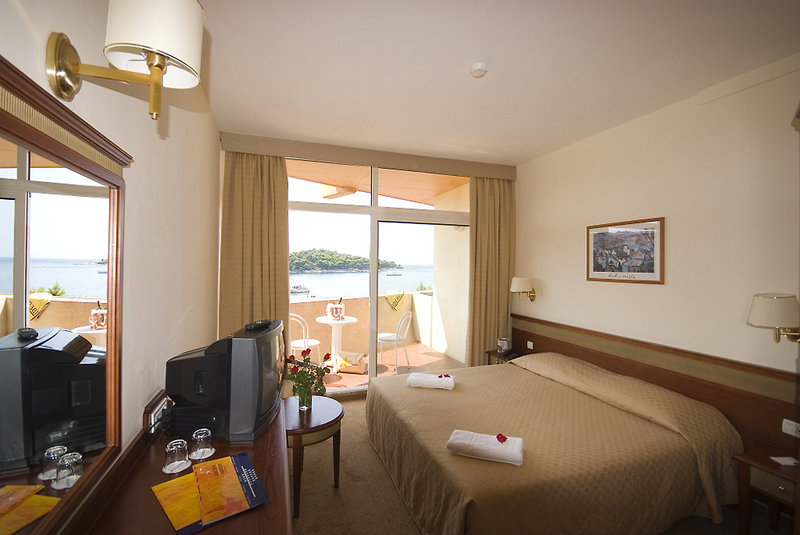 Remisens Hotel Albatros image 1