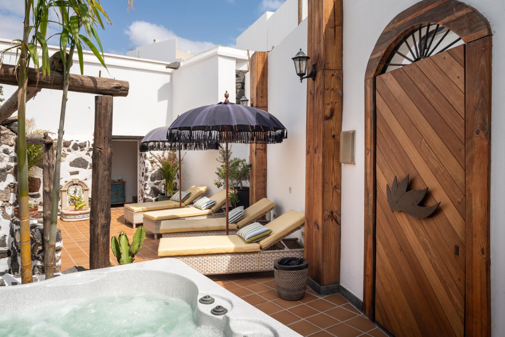 El Charco Suites image 2