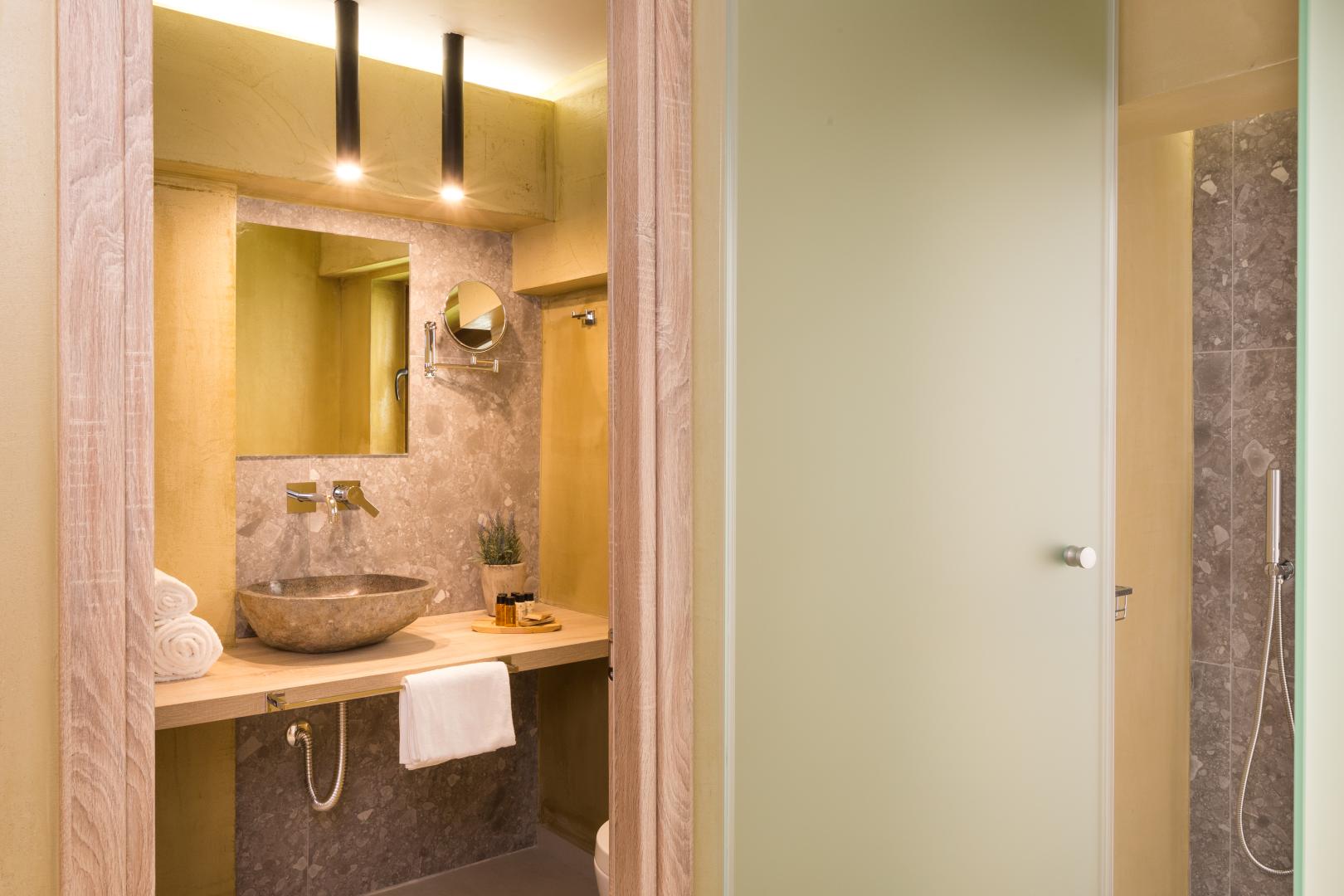 Cressa Suites - Adults Only image 3