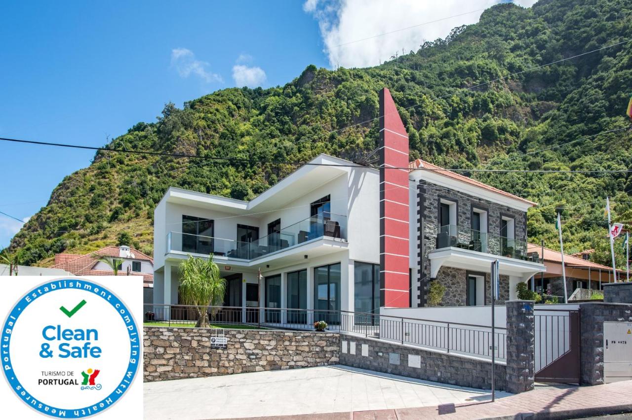Enxurros House.
