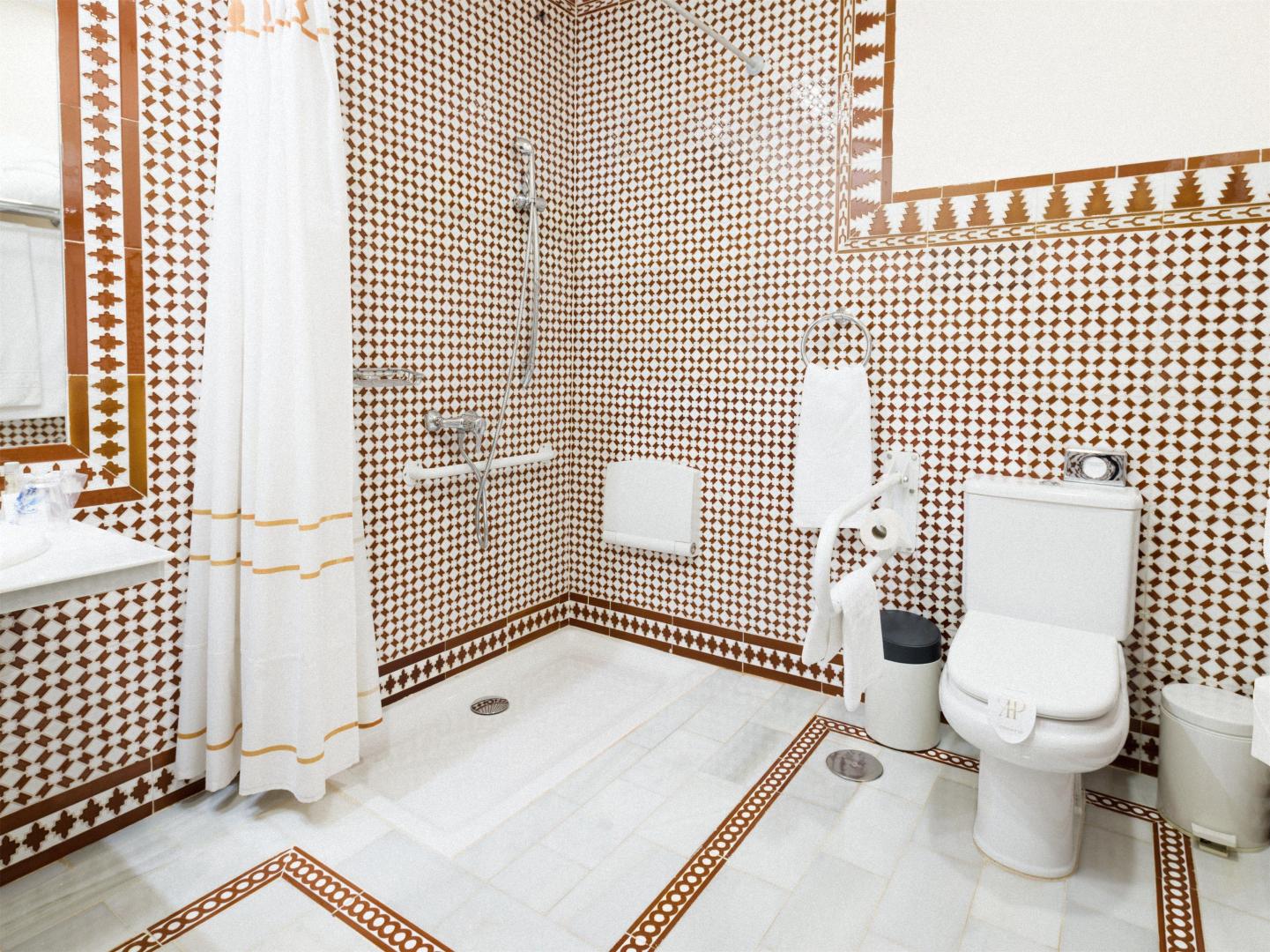 Alhambra Palace Hotel image 1