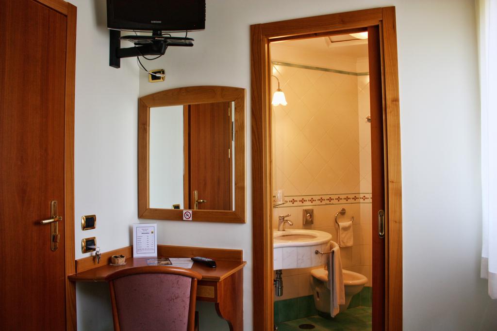Hotel Savoia Sorrento foto 6