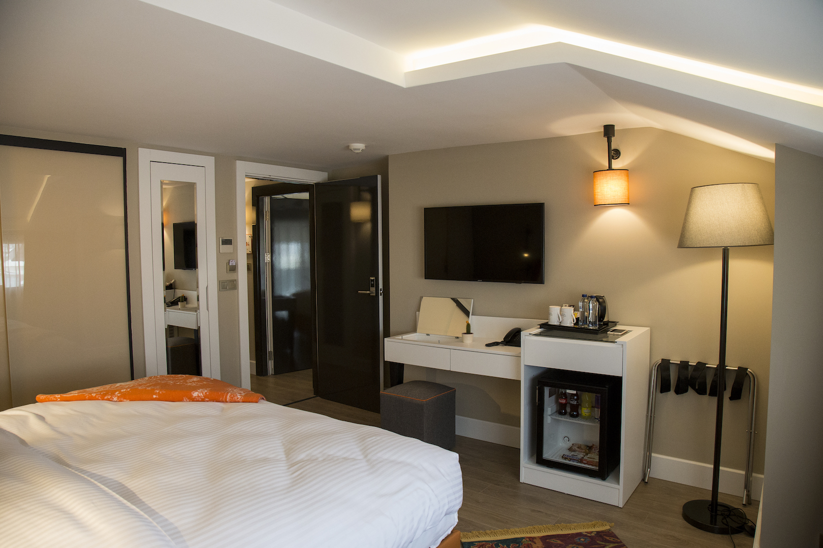 Sparkle Hotel image 1