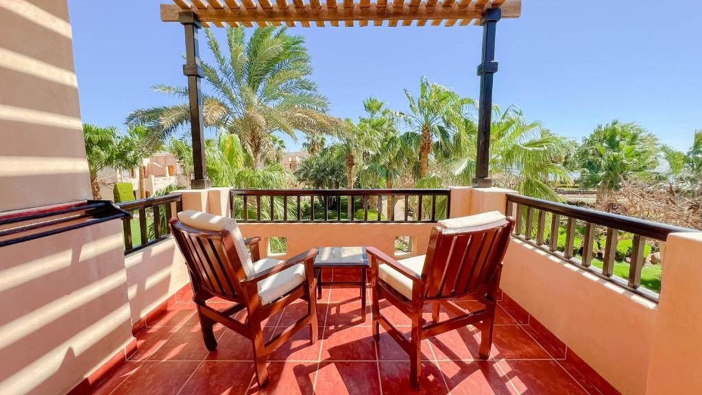 Tamra Beach Resort image 2