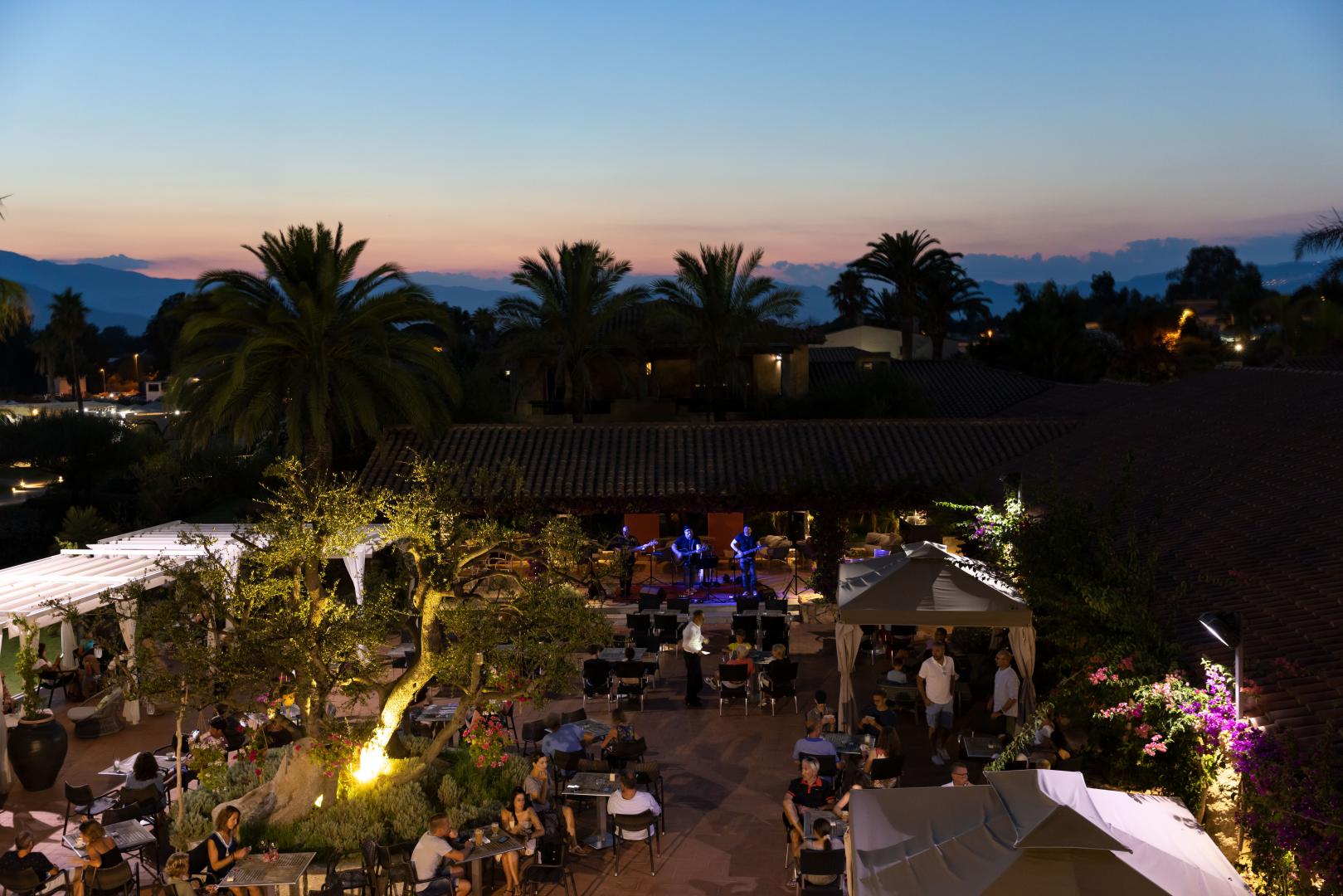 Zonsondergang vanaf het terras — Hotel Club Saraceno