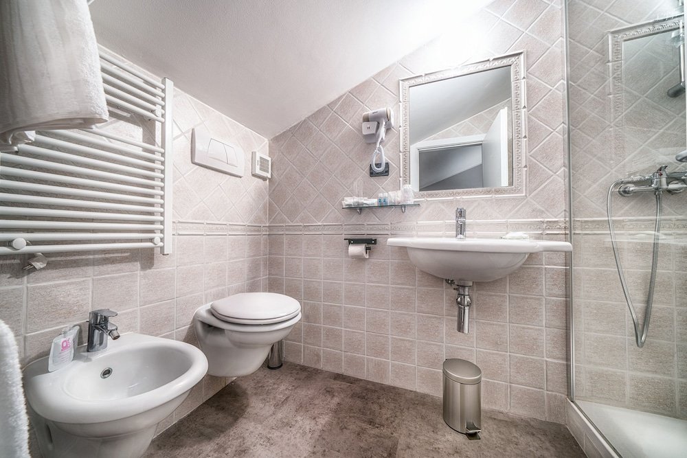 Varese Hotel foto 12
