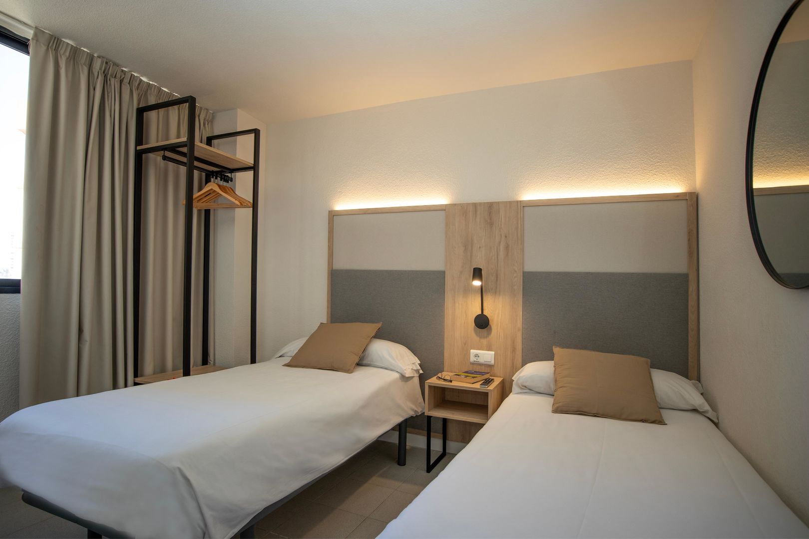 Dynastic Rooms Apartments image 1