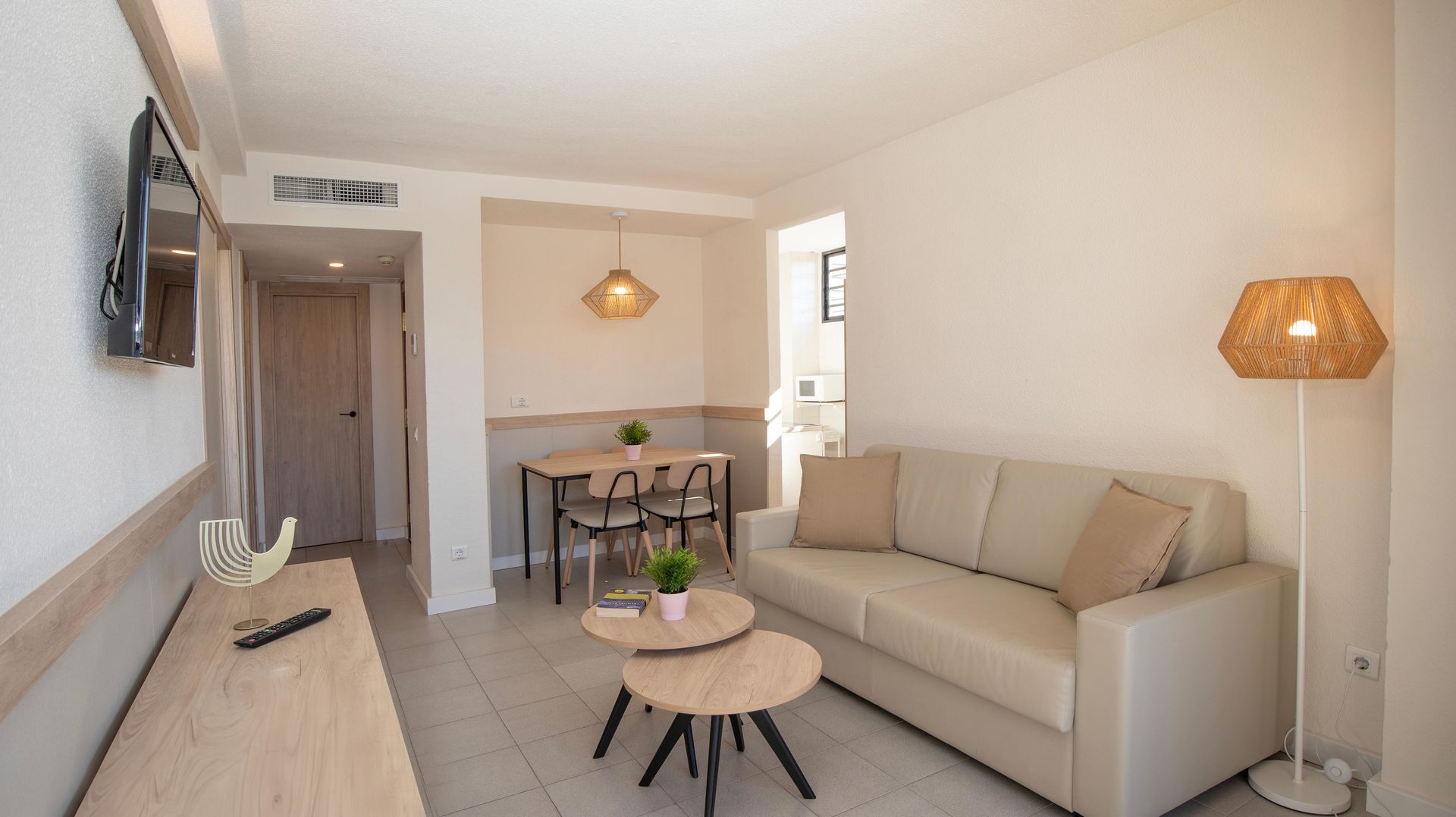 Dynastic Rooms Apartments image 2