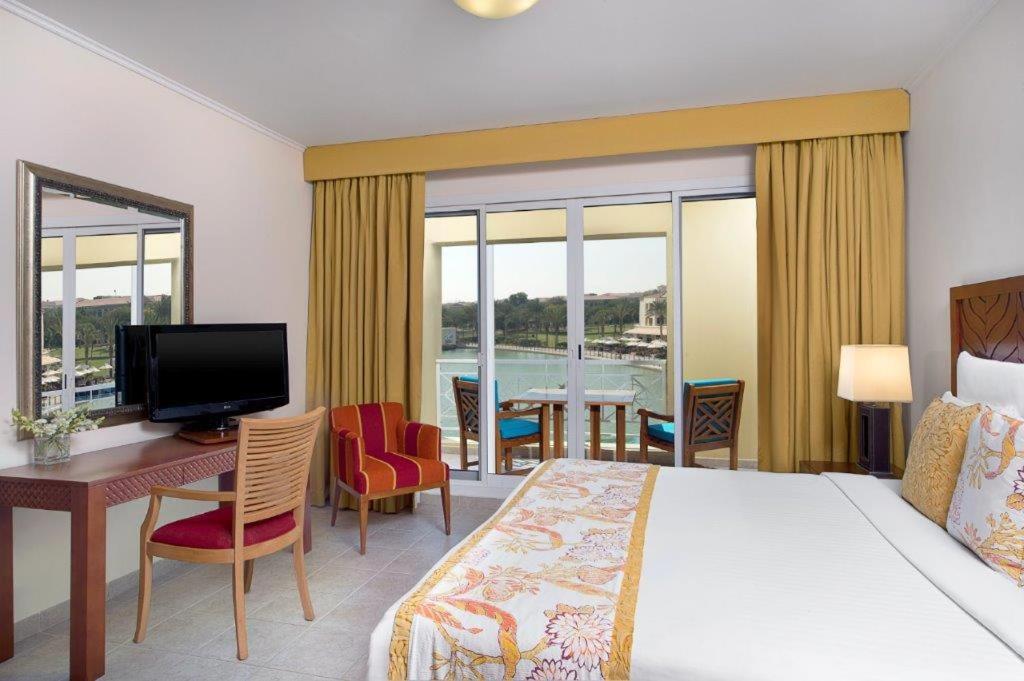 Millennium Lakeview Hotel image 1