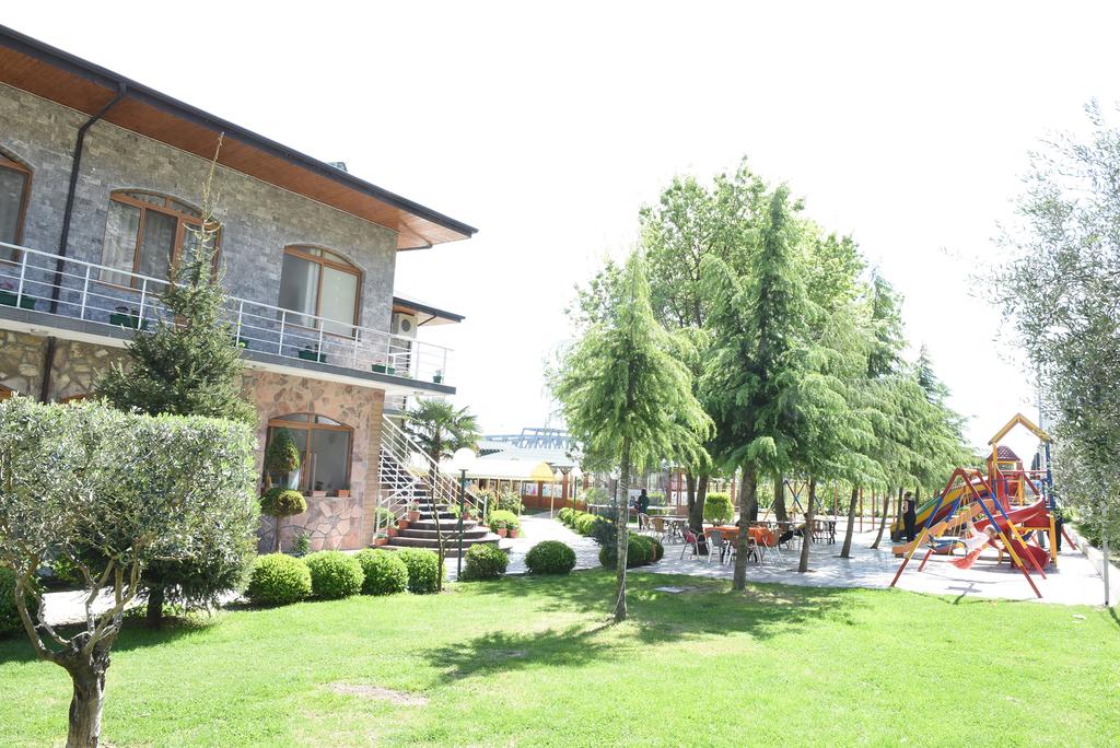 Binnenplaats — Buna Park Hotel