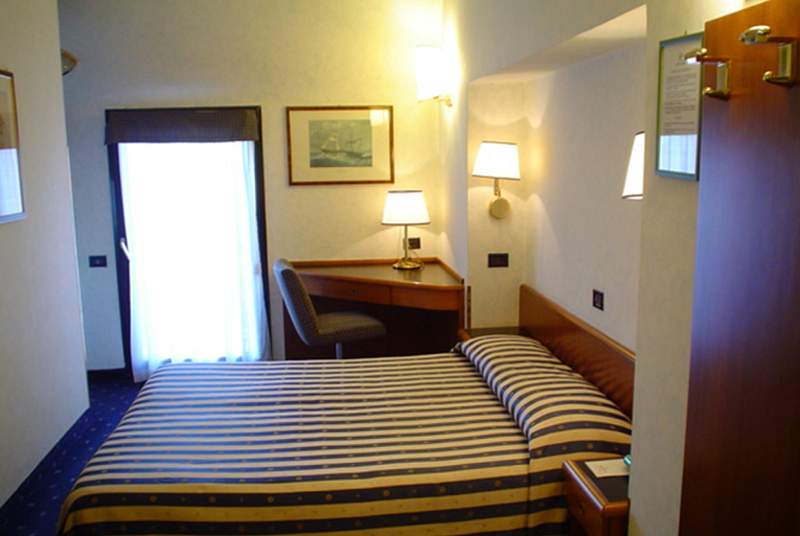 Hotel Flora foto 7