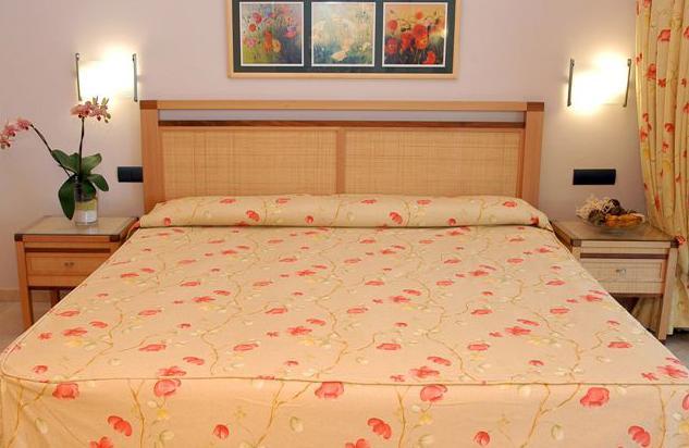 Serinity Amadores Apartments image 2