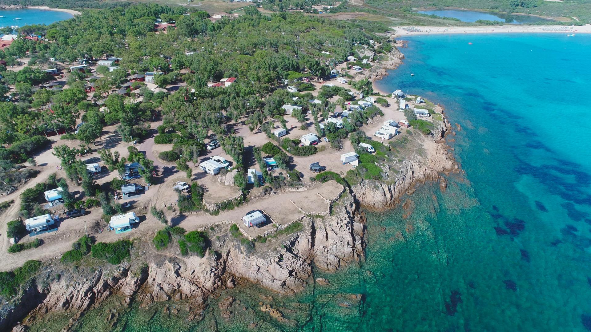 Zeezicht vanaf het balkon — Camping Village Capo D'Orso