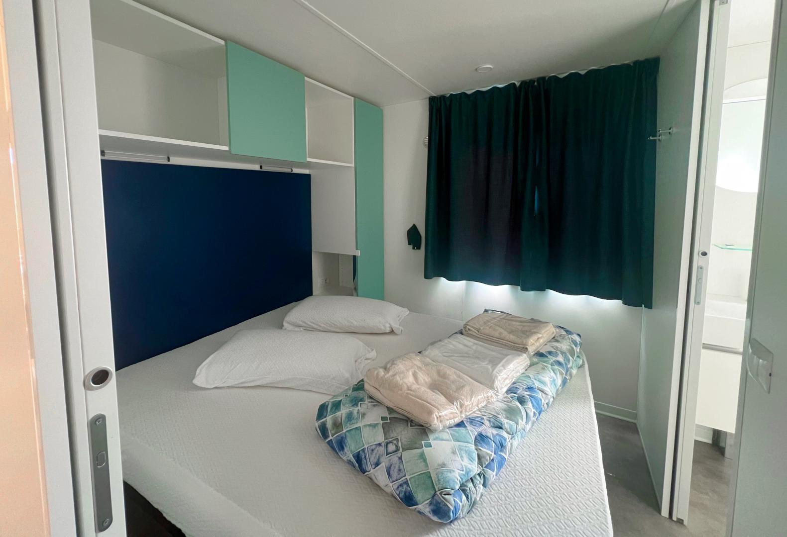 Kamer met twee aparte bedden — Camping Village Capo D'Orso