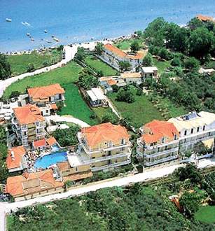 Planos Beach Hotel image 0