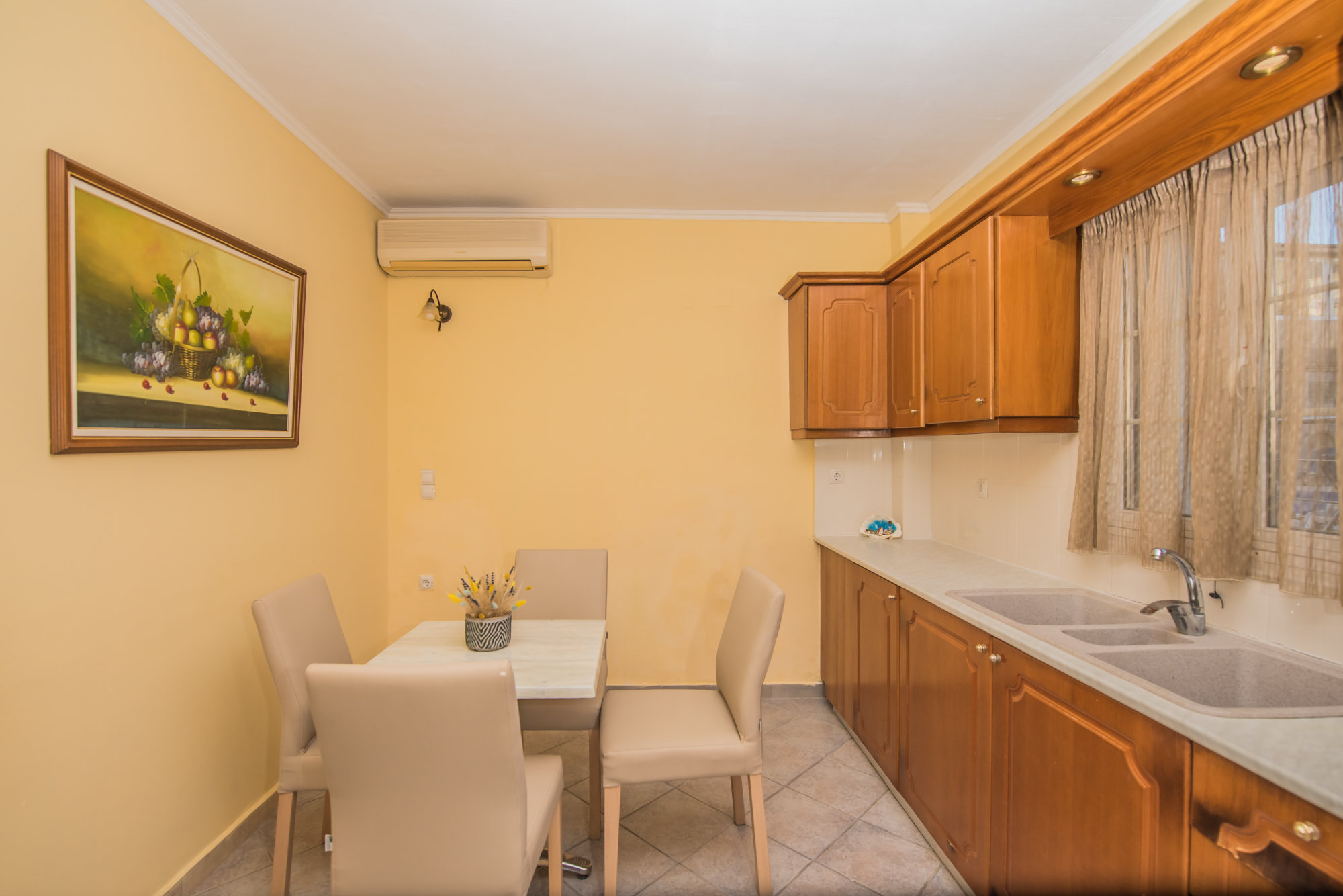 Planos Beach Hotel image 2