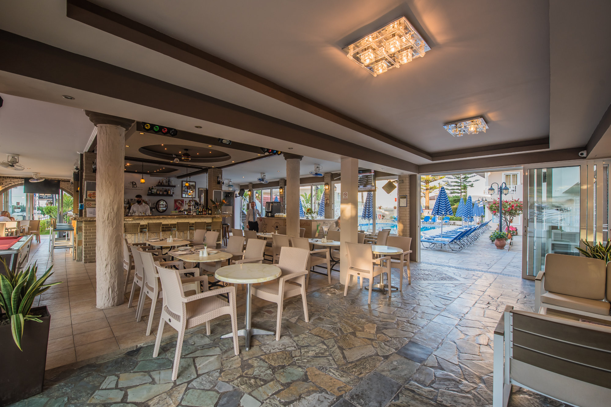 Planos Beach Hotel foto 14