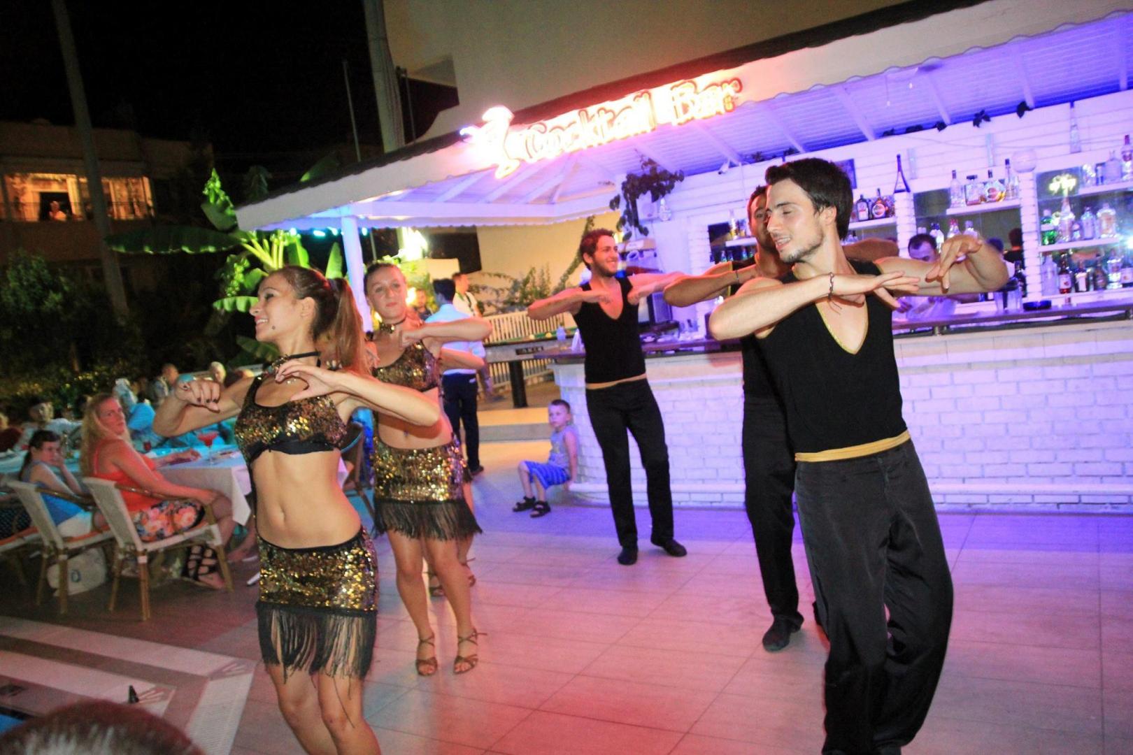 Blue Palace Hotel & Apart image 3