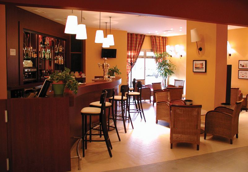 Travelodge Madrid Alcala de Henares image 0