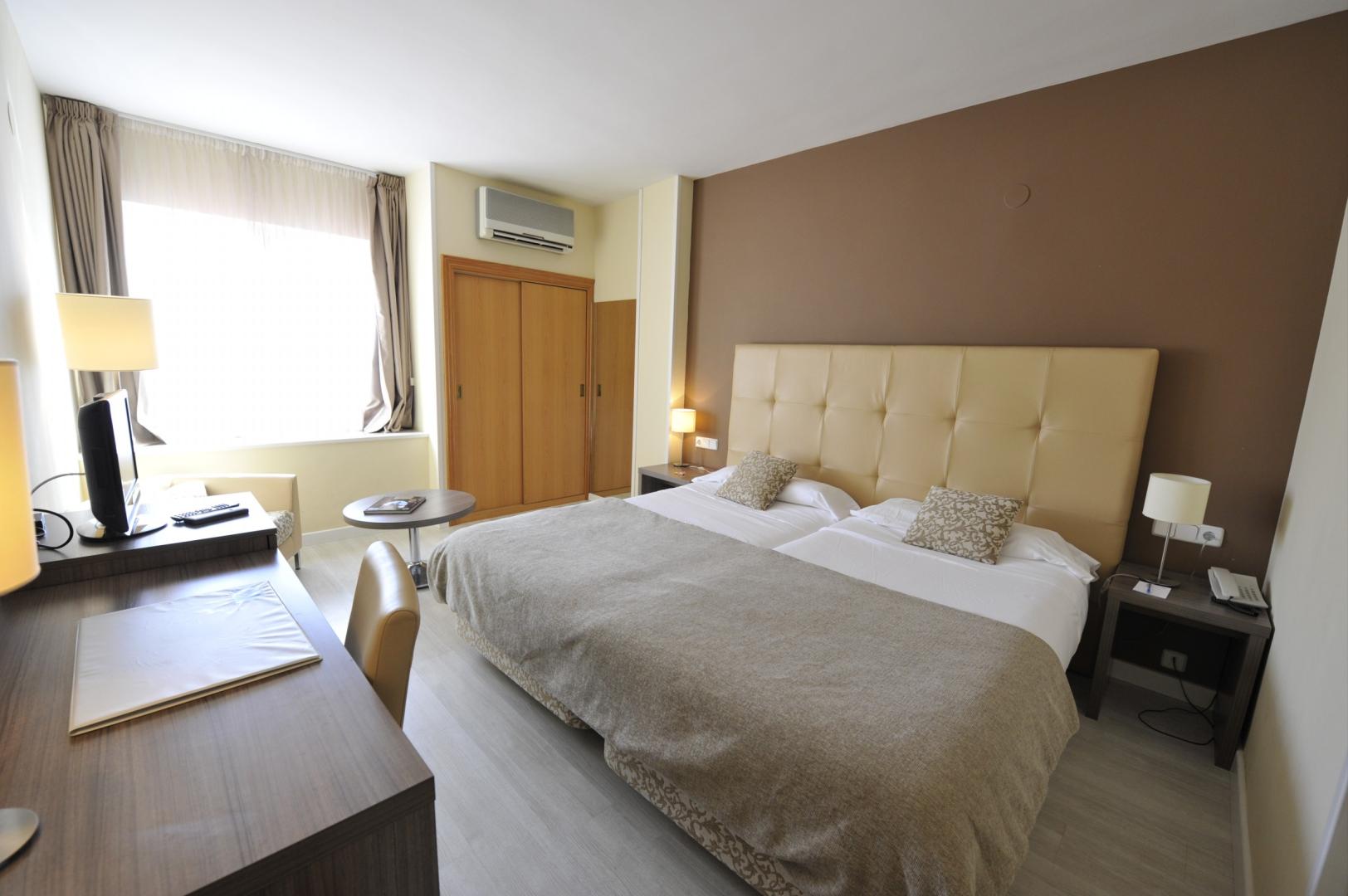 Hotel Puerta de Segovia image 1