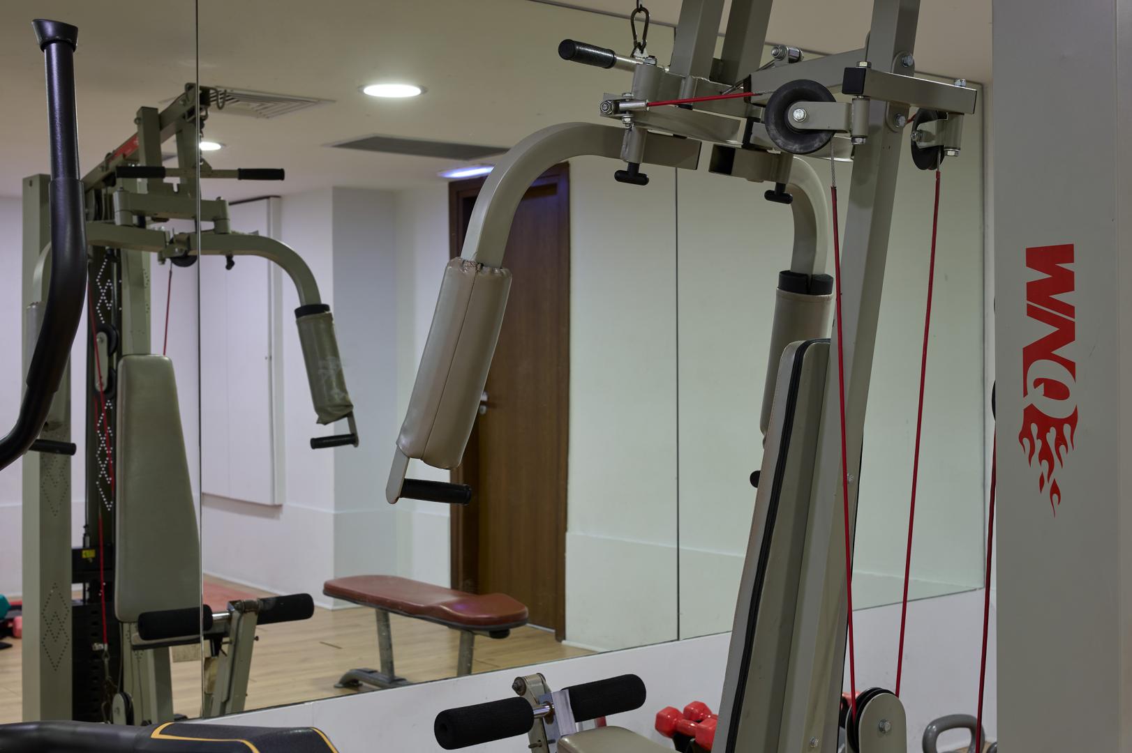 Fitnessruimte met cardio-apparaten — Atlantica Akti Zeus Hotel