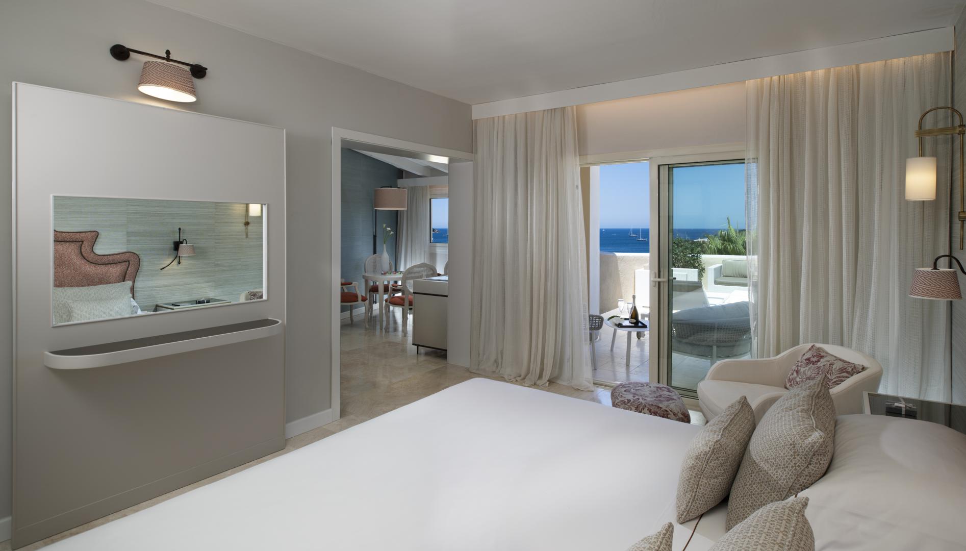 Suite met zithoek — CPH Pevero Hotel