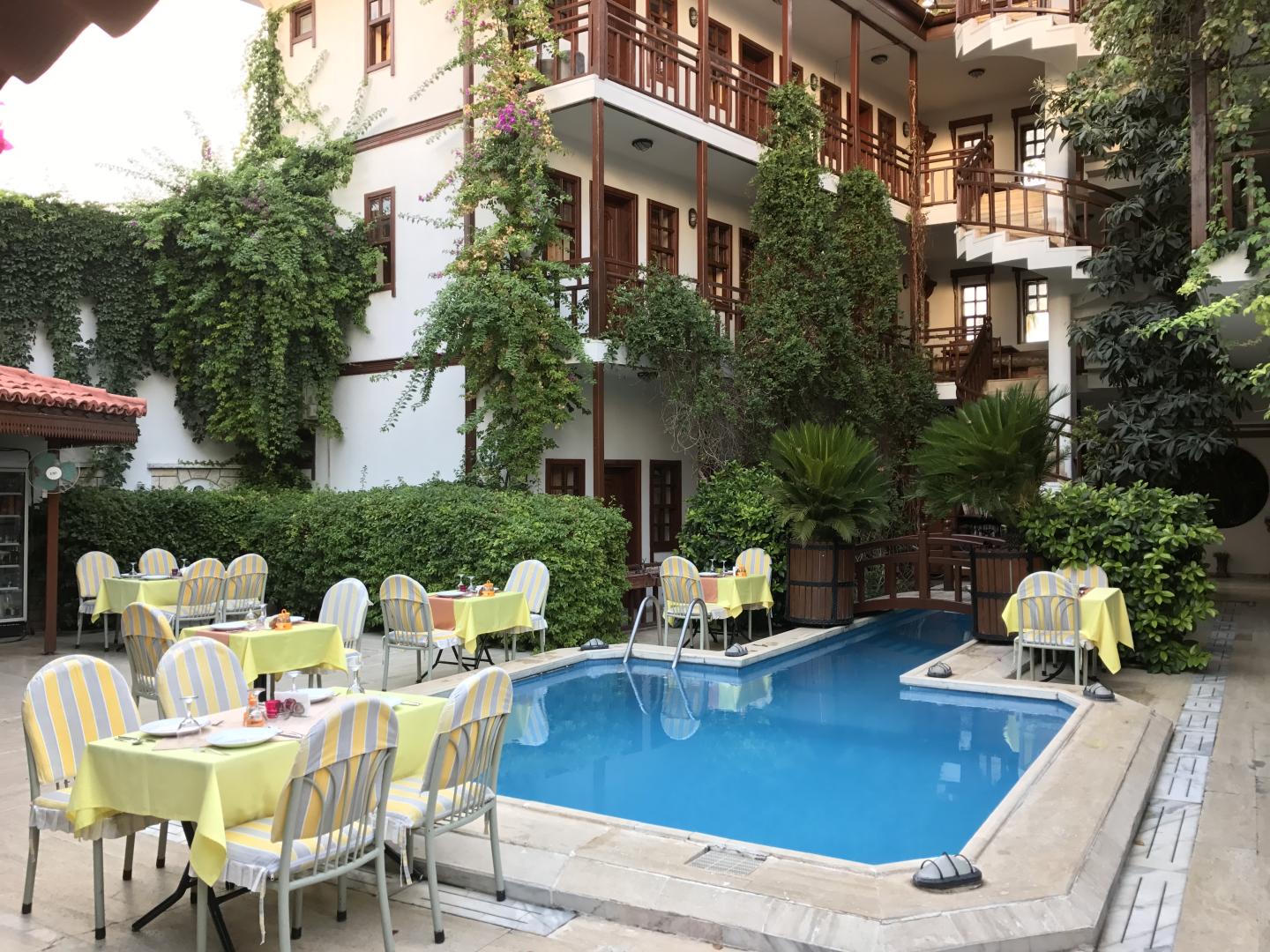 Karyatit Hotel foto 12