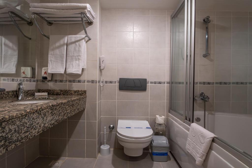 Sun Beach Hill Hotel image 2