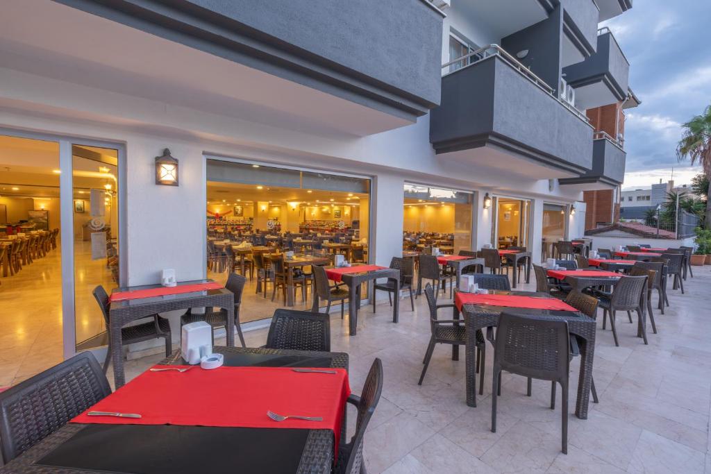 Sun Beach Hill Hotel image 3