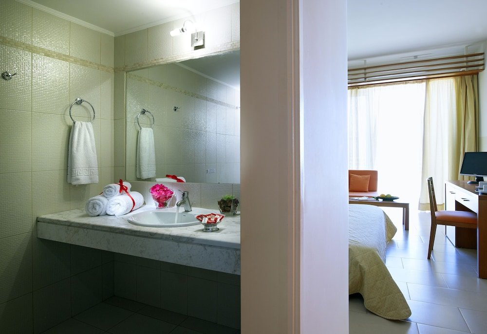 Bali Beach Hotel & Village image 3