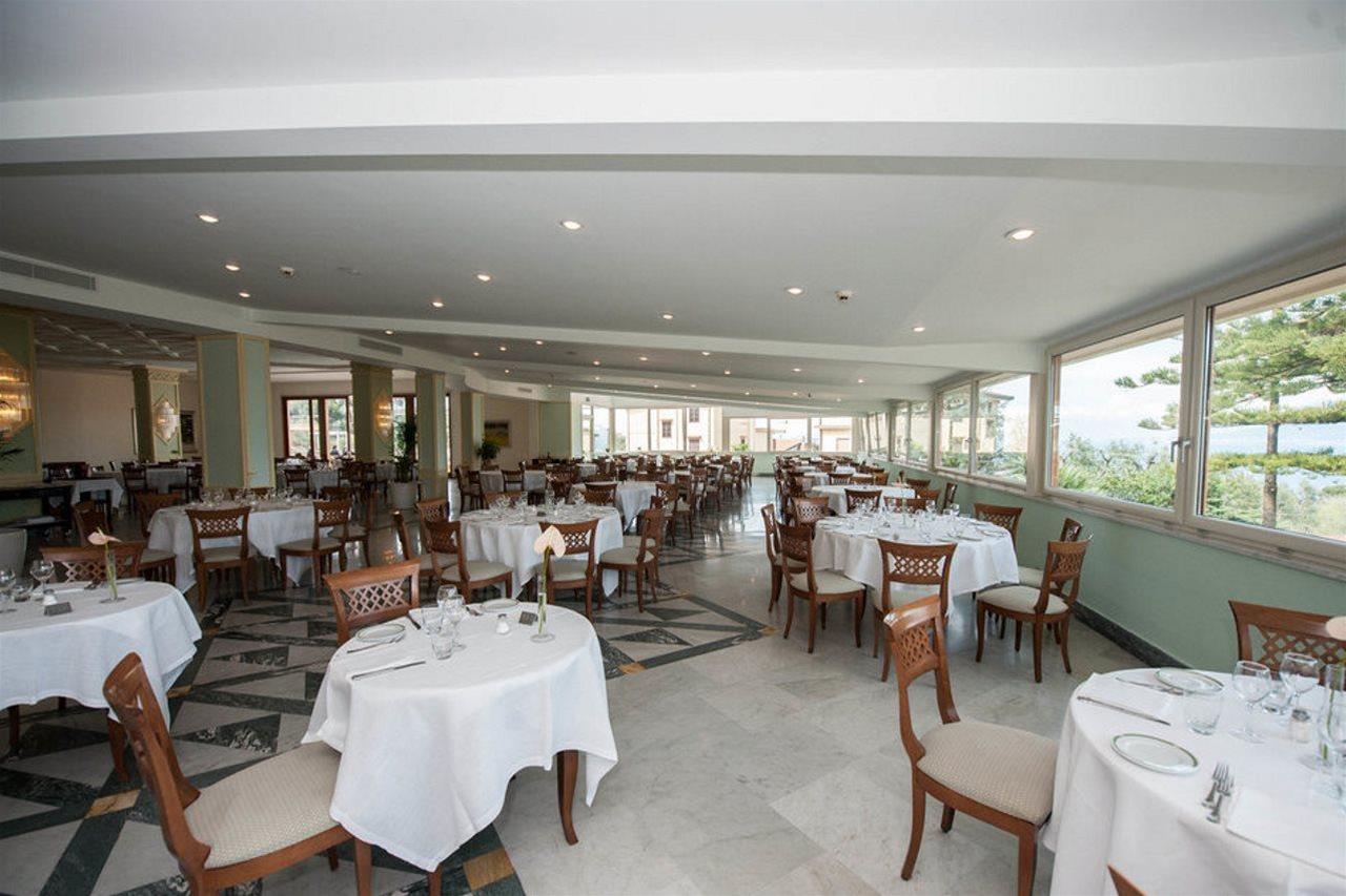 Grand Hotel Vesuvio image 2