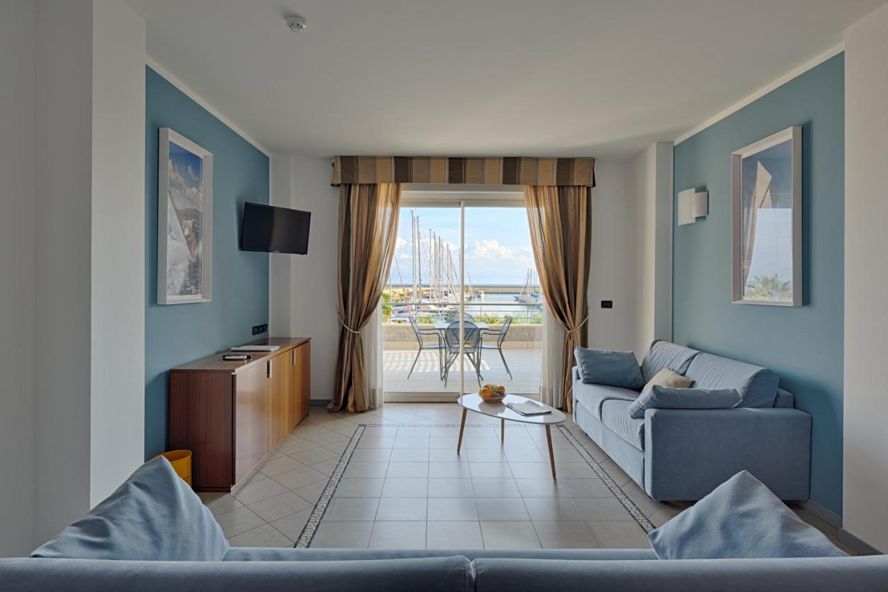 Aregai Marina Hotel & Residence in Santo Stefano al Mare - foto 4