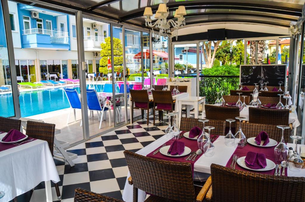 Ark Suite Hotel image 2