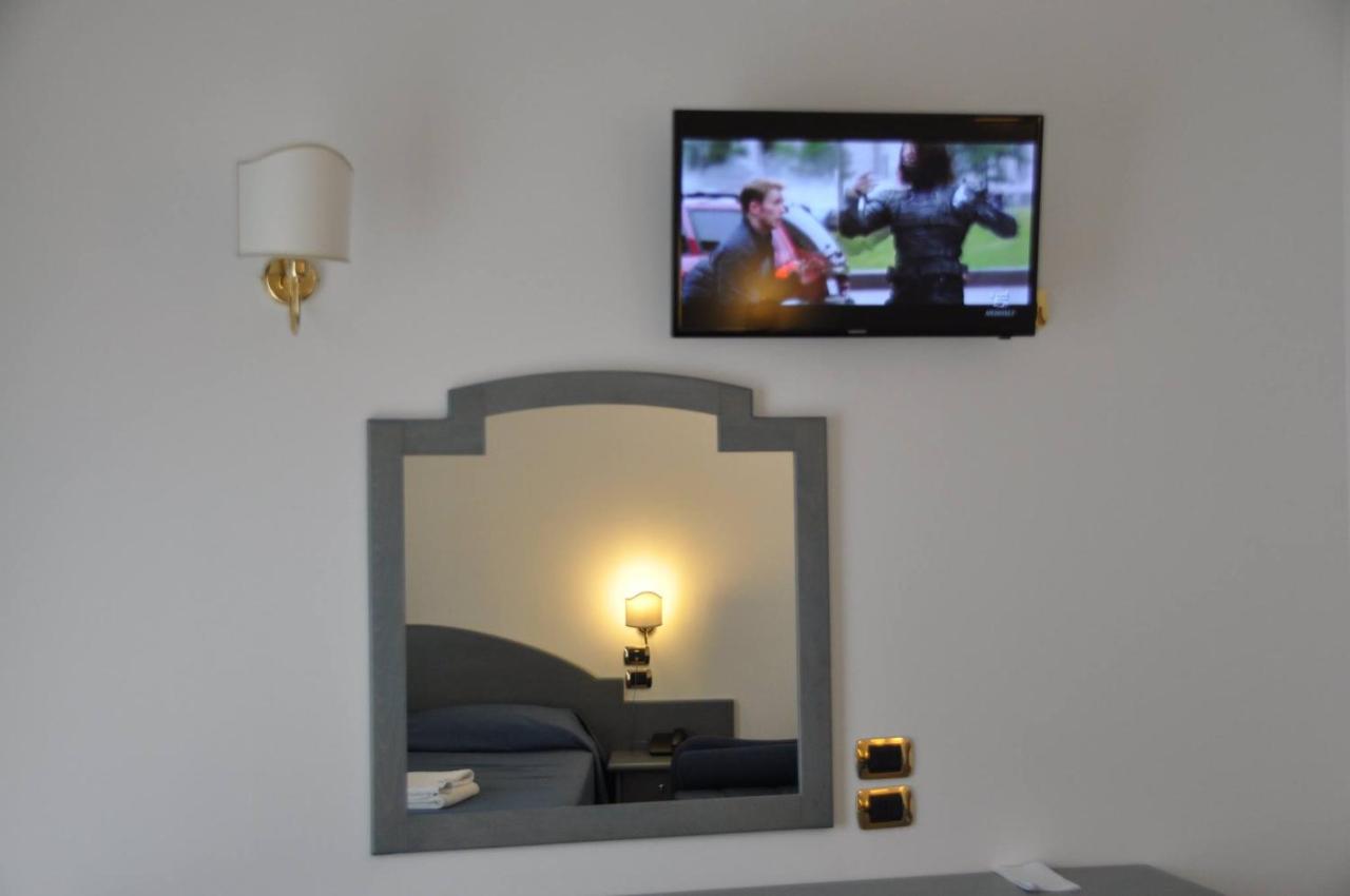 Hotel Scoglio del Leone in Zambrone - foto 2