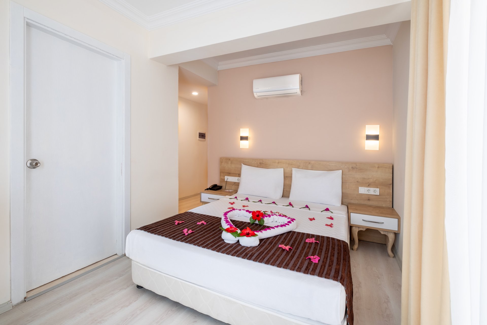 Viking Beach Hotel & Spa image 0