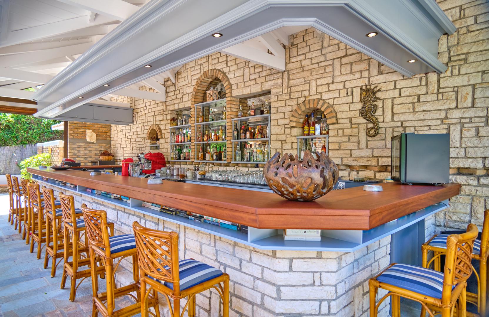 Chrismos Luxury Suites & Studios image 3