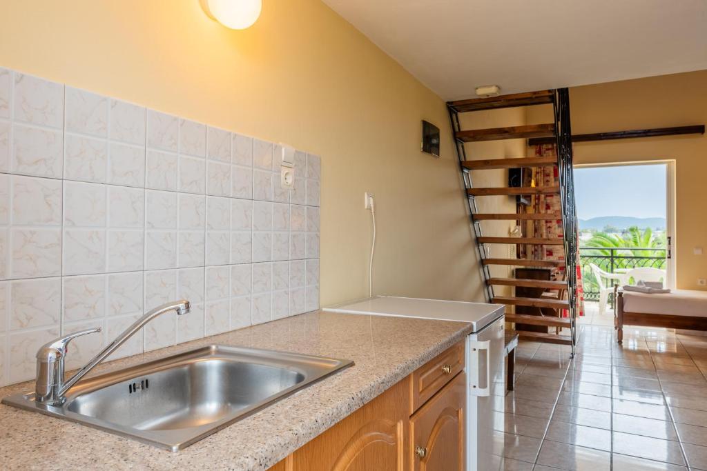Village Inn Studios & Family Apartments foto 8