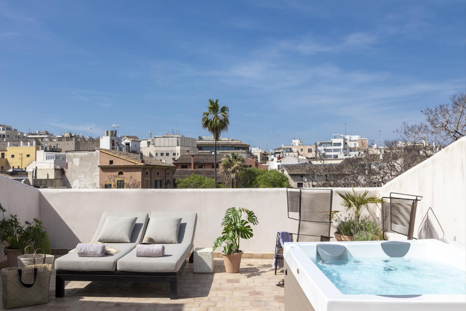 Zeezicht vanaf het balkon — Can Bordoy Gran House & Garden