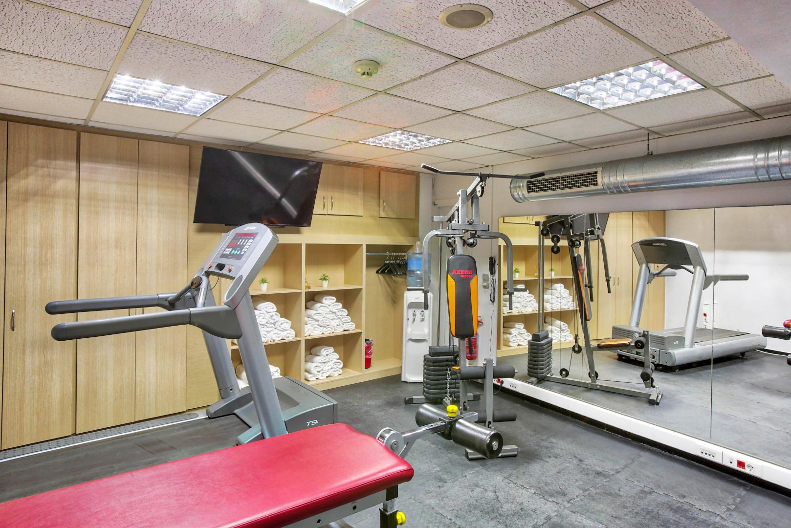 Fitnessruimte met cardio-apparaten — Capsis Astoria Heraklion