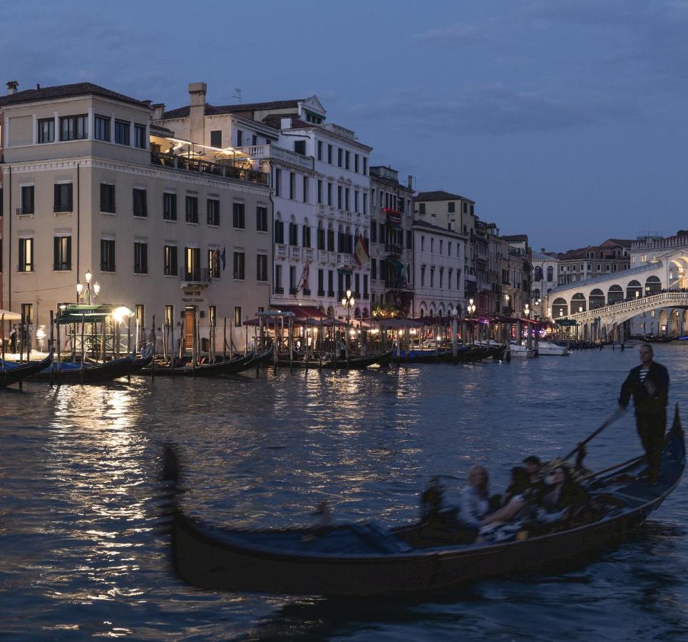H10 Palazzo Canova foto 2