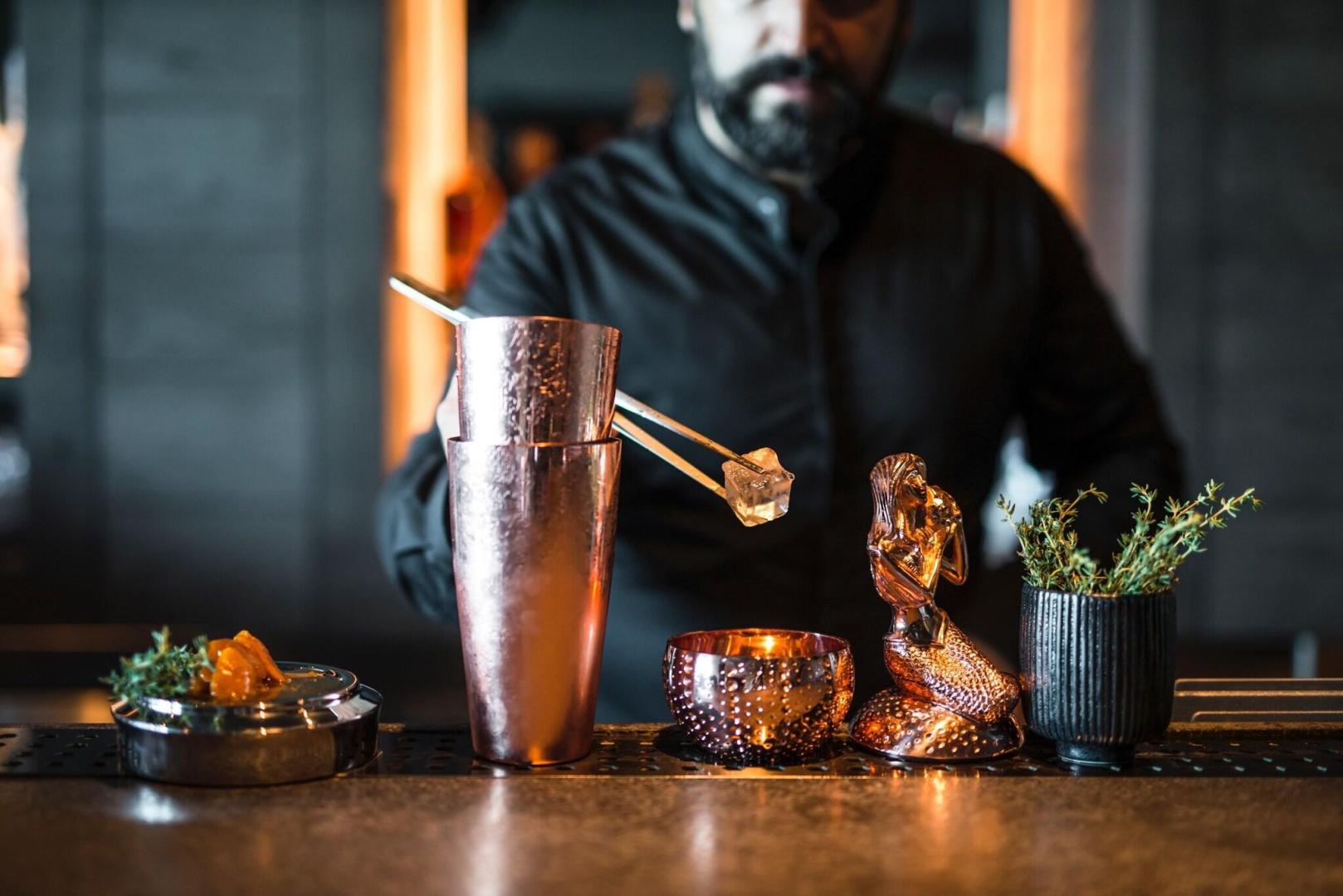 Cocktail bar — The Bodrum EDITION