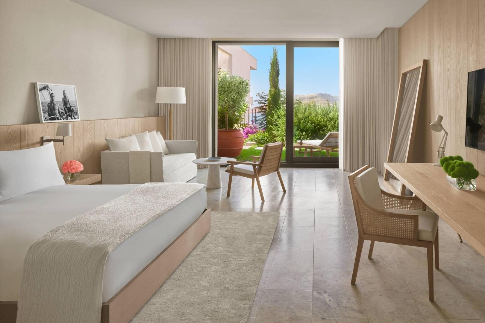 Suite met zithoek — The Bodrum EDITION