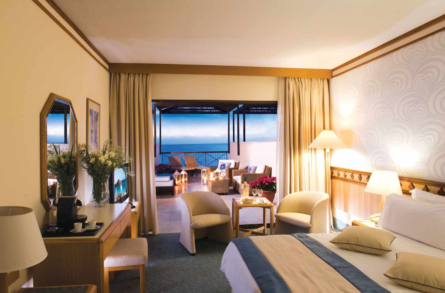Constantinou Bros Athena Beach Hotel foto 84